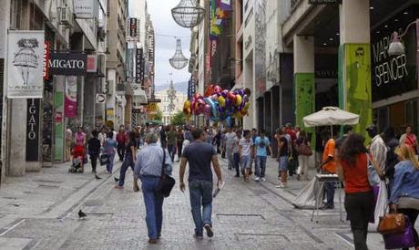 Έλληνες έτοιμοι για όλα προκειμένου να βρουν δουλειά: Διατεθειμένοι να μεταναστεύσουν ή να δεχτούν τη μαύρη εργασία