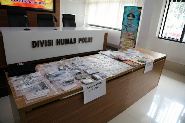 Masyarakat Dituntun Lebih Waspada Sindikat SARACEN Penyebar Isu Sara dan Provokatif Ini Memiliki Ribuan Akun Masyarakat Dituntun Lebih Waspada Sindikat SARACEN Penyebar Isu Sara dan Provokatif Ini Memiliki Ribuan Akun