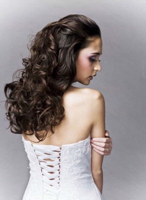 Curly Down Prom Hairstyles