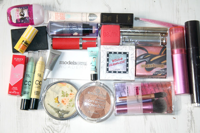 My Current Make Up Bag + win with Farfetch