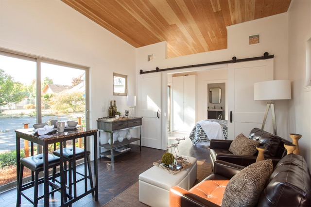 TINY HOUSE TOWN: The Mini.Box Home From IdeaBox