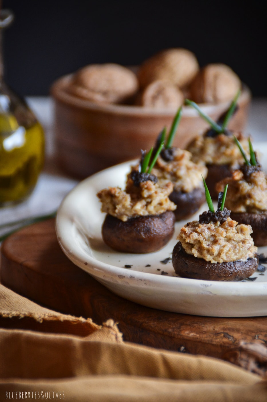 BLUEBERRIES AND OLIVES STUFFED MUSHROOMS WITH WALNUT TRUFFLE PÂTÉ (GF