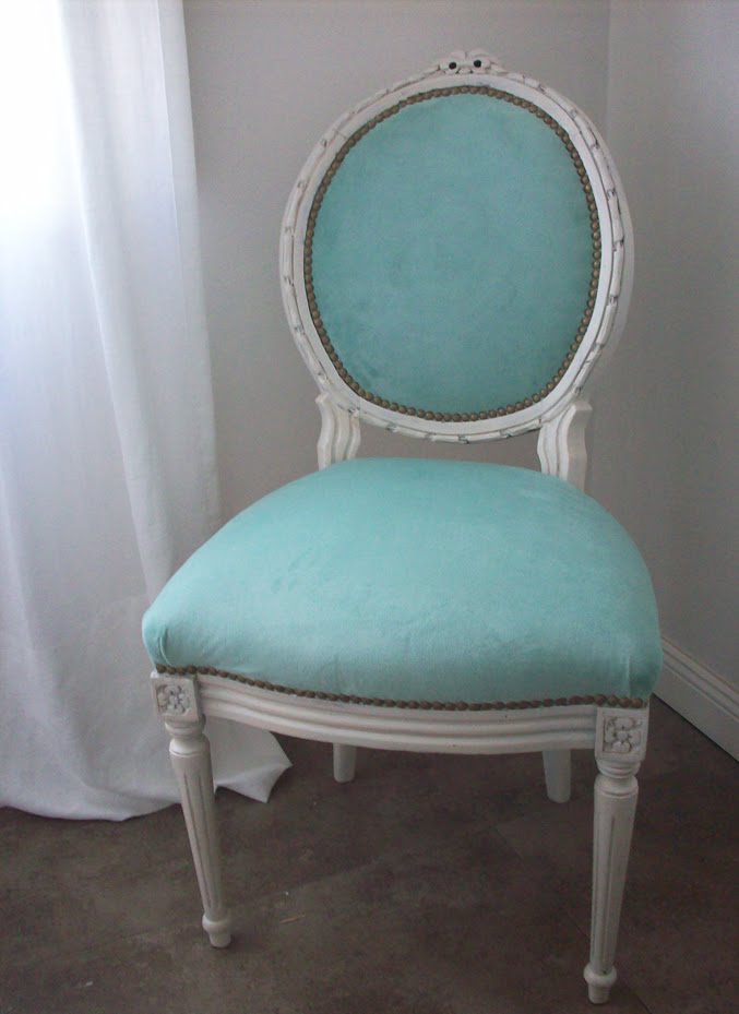 La Fábrica de Pájaros: Silla de cuarto - Pátina Blanca + Tapizado en
