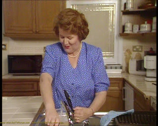 We Like TV Screen: Keeping Up Appearances - 01x02 - The New Vicar