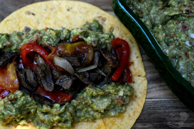 Tortillas al estilo mexicano con entraña de ternera