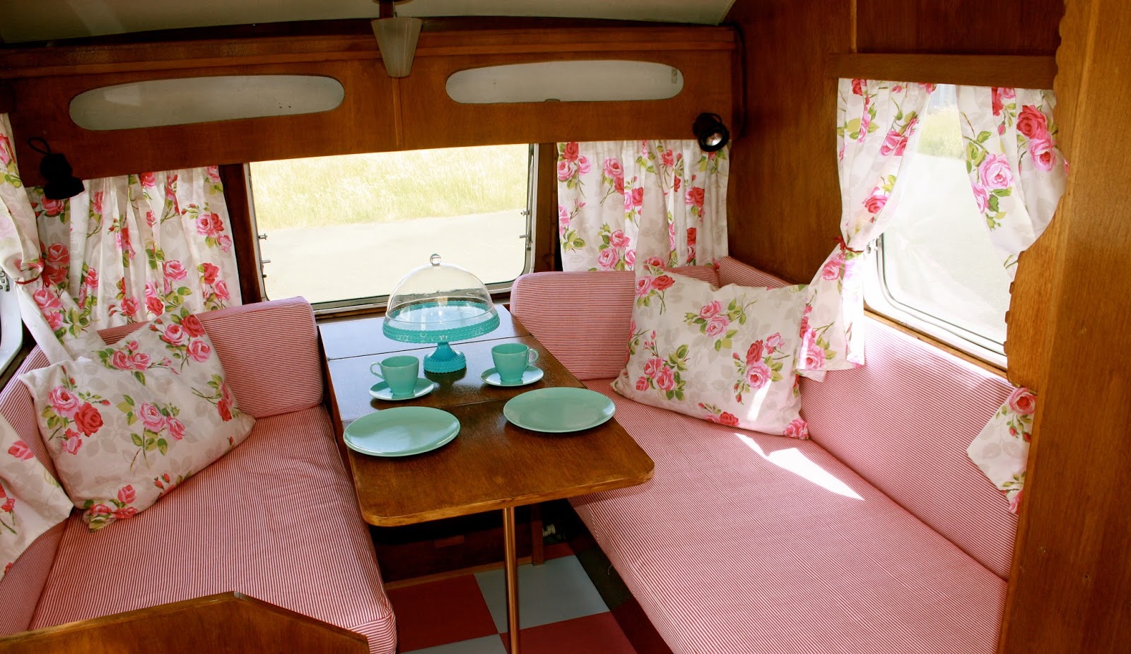 Polly Dolly Vintage Lola The Latest Vintage Caravan Is Finished X
