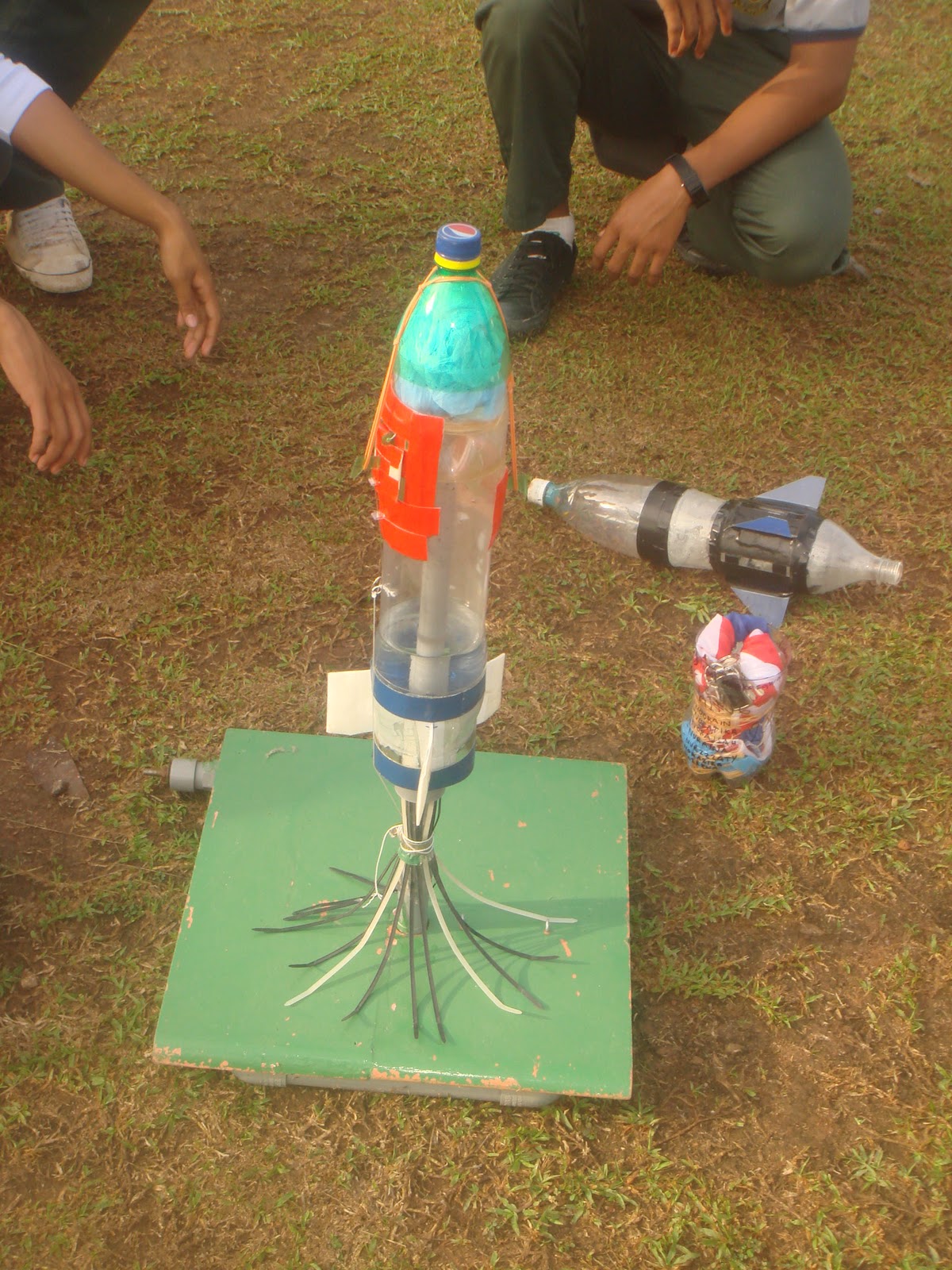 Roket H2O: Roket Air Sensitif Kelajuan...mekanisma aktif untuk ...