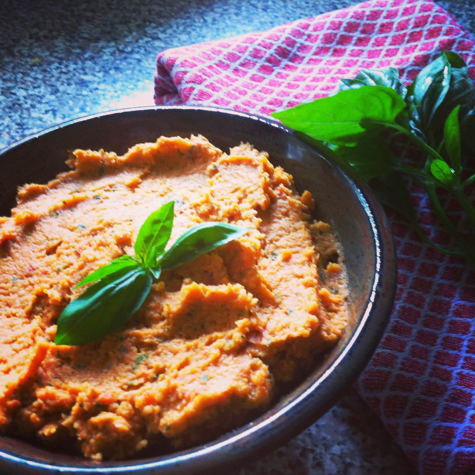 Thank You For Dinner, Mom Roasted Garlic and Sundried Tomato Hummus