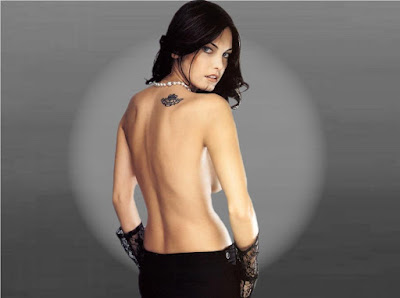 Greta Cavazzoni Semi Nude Wallpaper