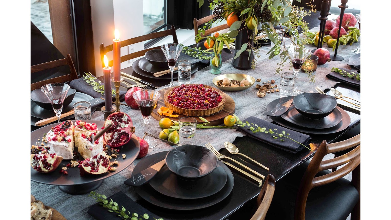 Designing A Christmas Table