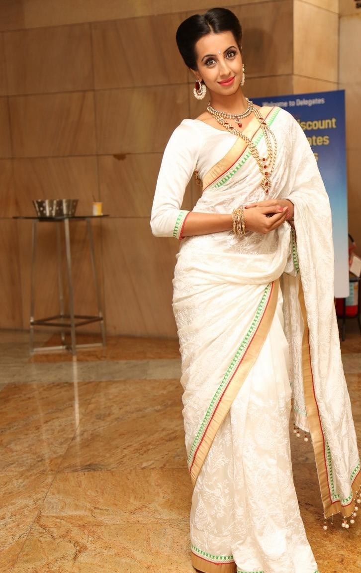 Tollywood Actress Hip Navel Show In White Saree Sanjana