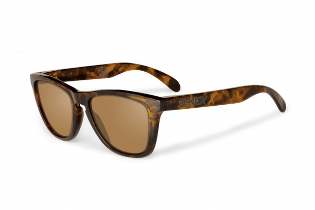 The Hip Subscription: Oakley Eric Koston Frogskins