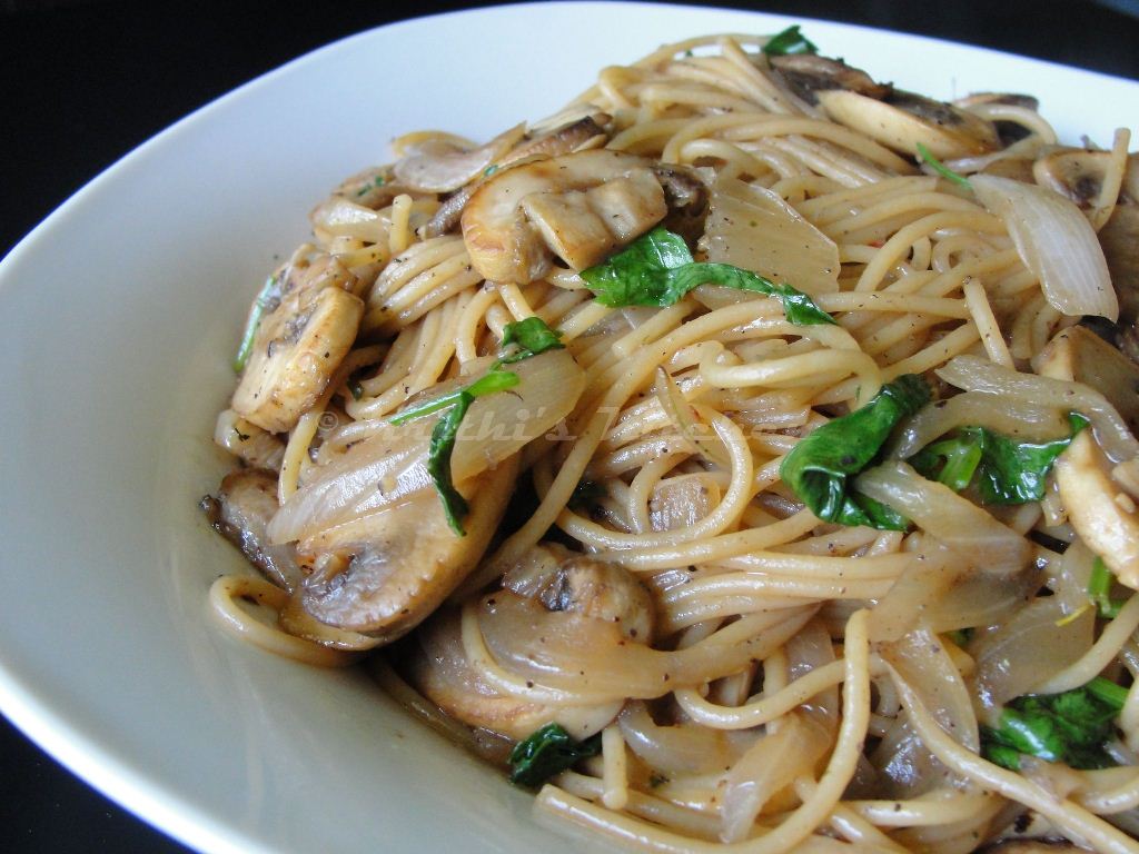 Krithi's Kitchen Spaghetti with Mushrooms and Onions / Pasta in