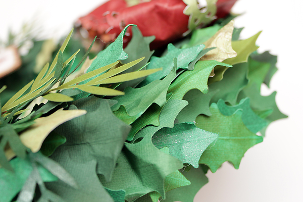 Santa Christmas Wreath by Juliana Michaels #papercrafting #cricut #christmaswreath