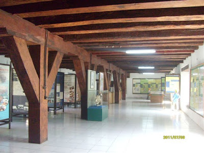 Koleksi museum Bahari