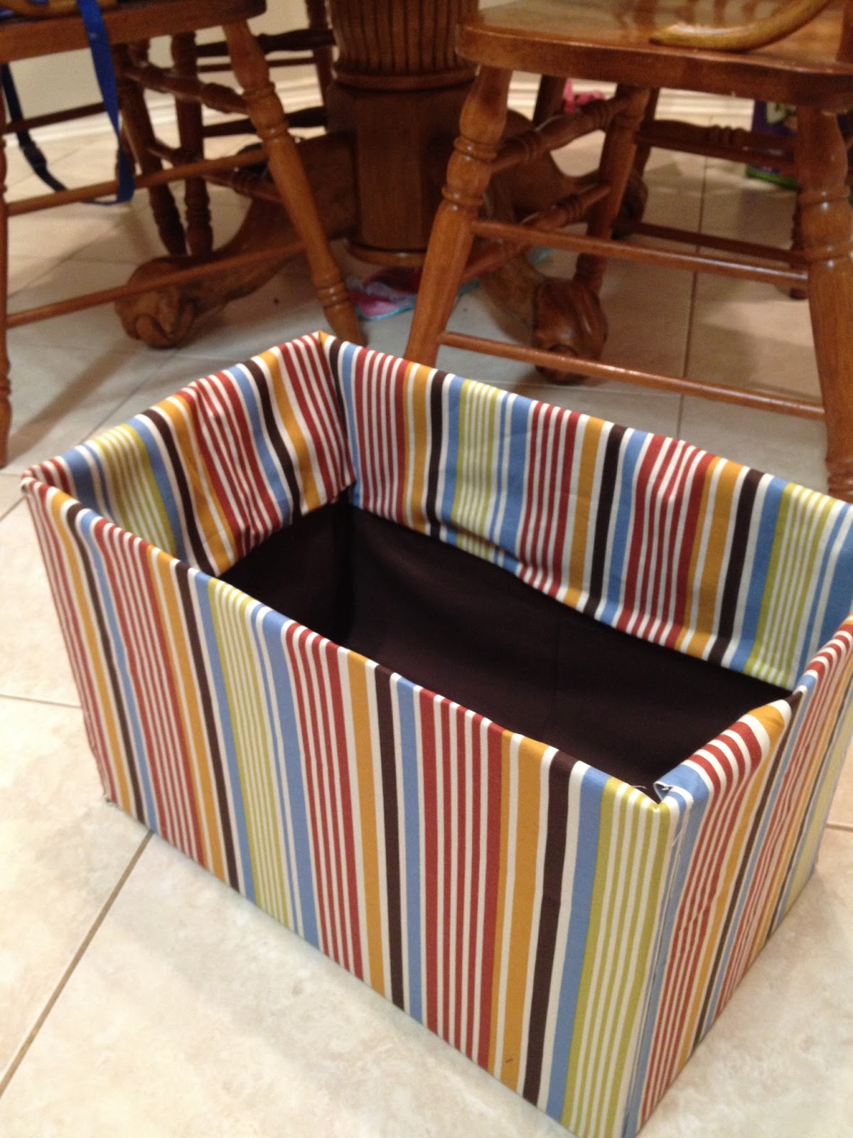 Lil LaRoux's DIY Fabric Bin