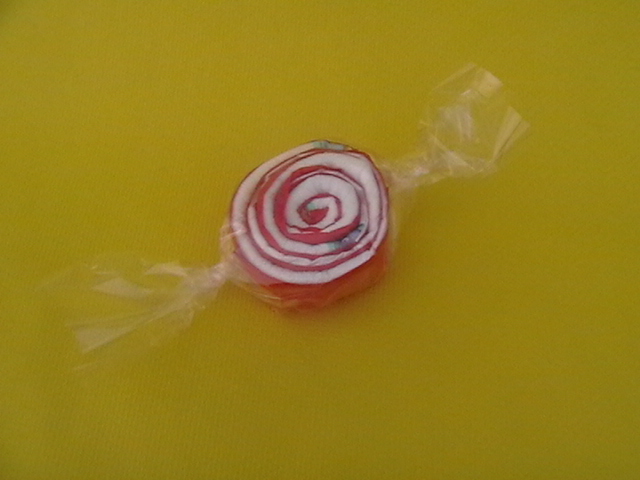 Laura Tiene Caramelos De Fresa De Limon Y De Menta