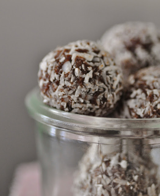 miss.sweetkitchen: Schoko-Kokos-Fudge Pralinen