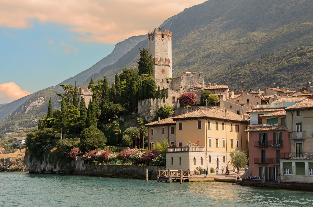 イタリアごそごそ 北イタリア観光案内 ガルダ湖観光 1度は行きたい湖畔の村ベスト１０ 北イタリアの隠れリゾート
