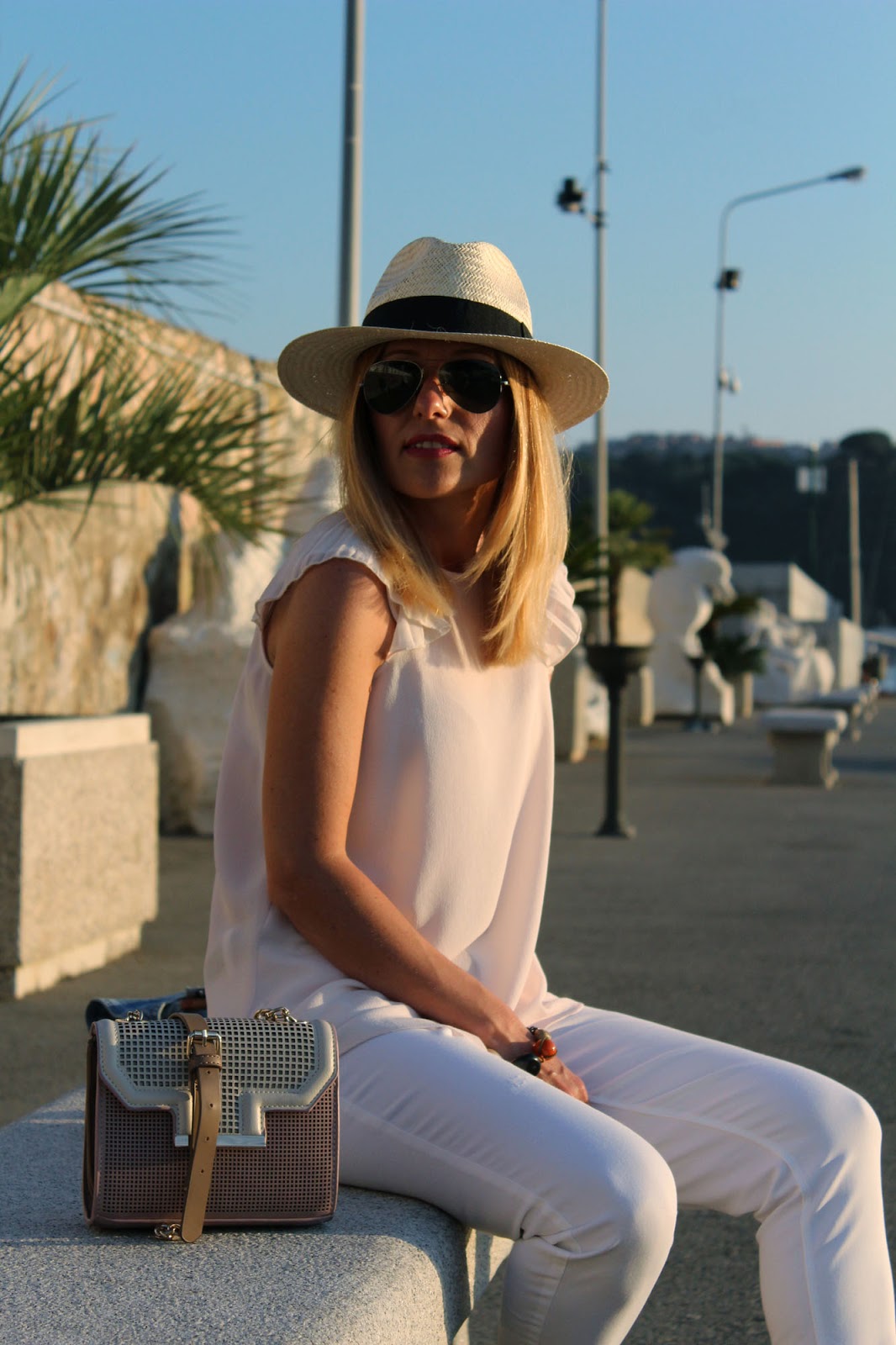 Eniwhere Fashion - Elba Porto Azzurro - Skinny jeans white and Panama Hat