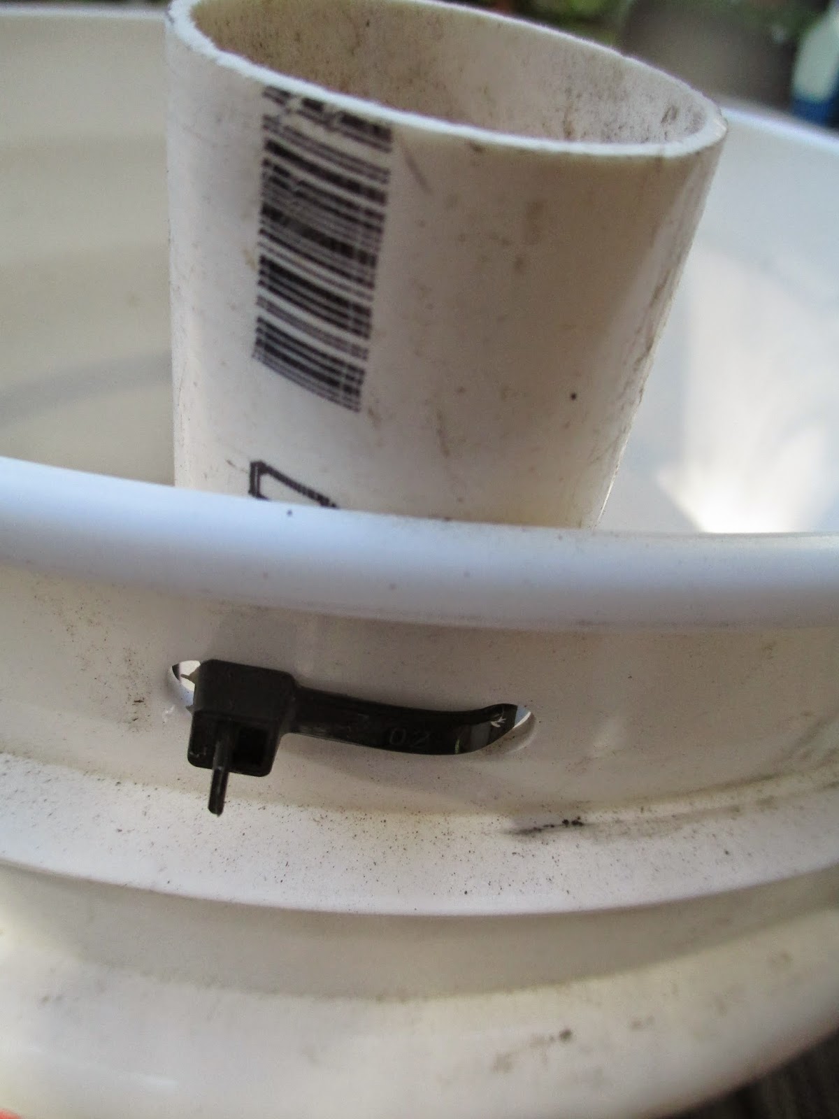 Maple Hill 101 Thrifty ThursdayHomemade SelfWatering Container