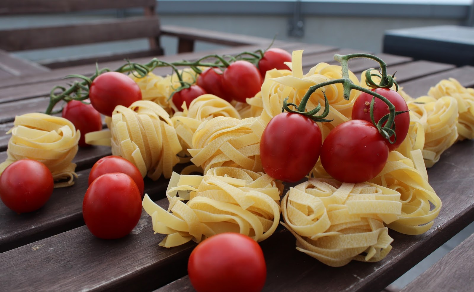 Pam´s Küchenzauber: Tagliatelle mit Tomaten, Rucola und Basilikum
