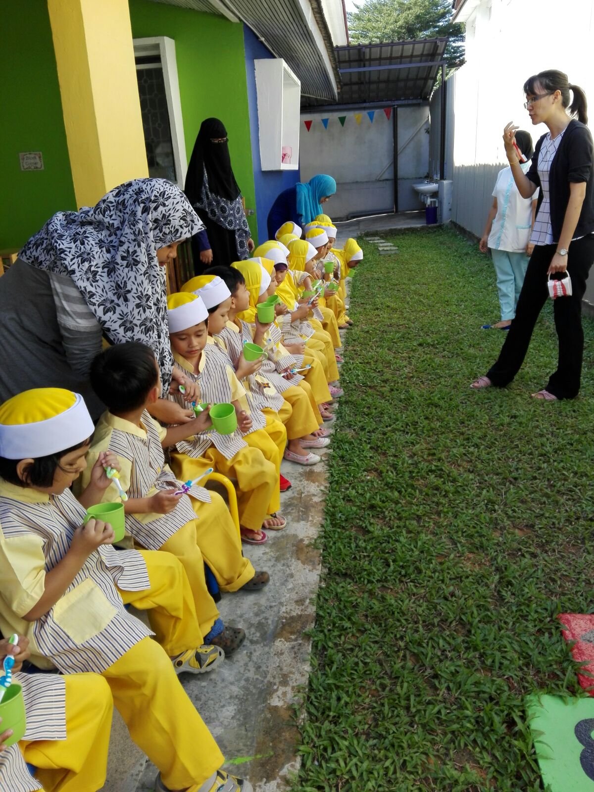 Little Caliphs Petaling Jaya Brushing Teeth Lesson With Dr Ong From Whitezone Dental Clinic Pj