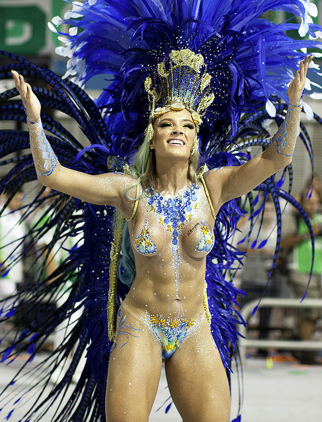 Interesting Green Samba Dancers Brazil S Carnival 7