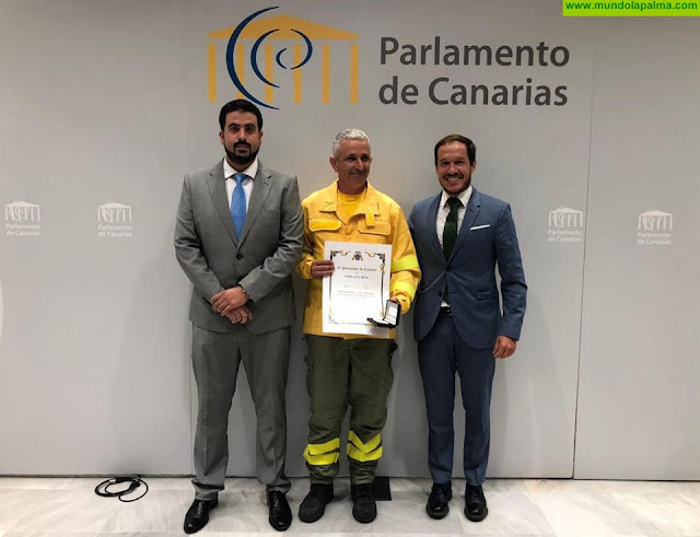 Homenaje a colectivos que lucharon contra el fuego en Gran Canaria