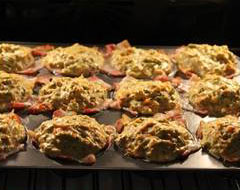 Vištienos kotletukai su šonine Vištienos kotletukai su šonine