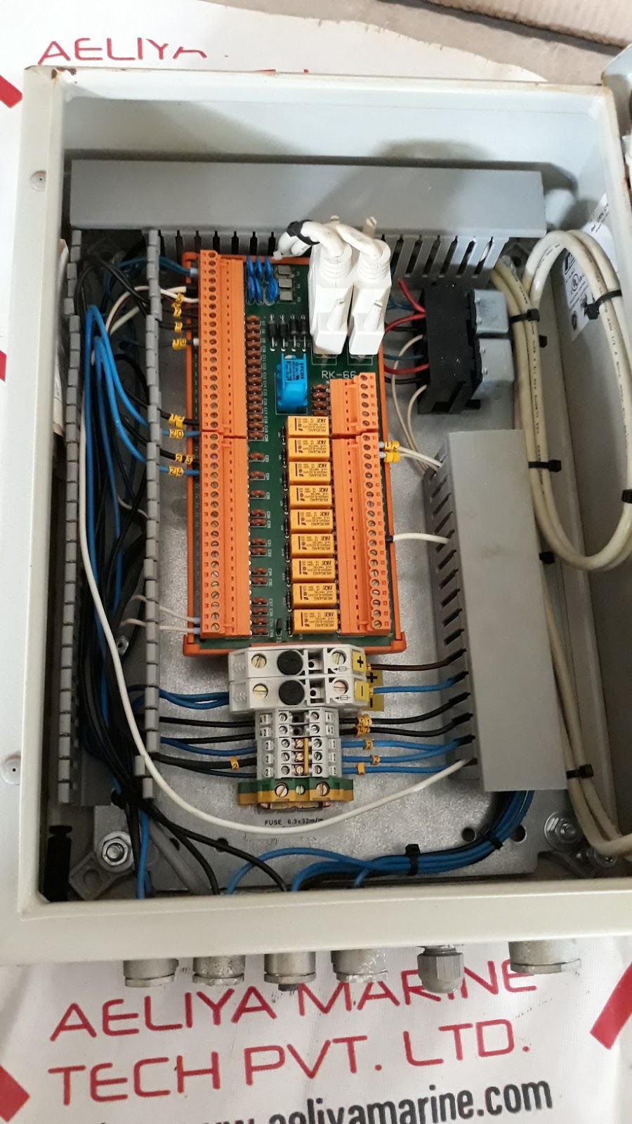 ENGINE CONTROL SYSTEM DCU 305 A R2 CONTROL UNIT Aeliya Marine