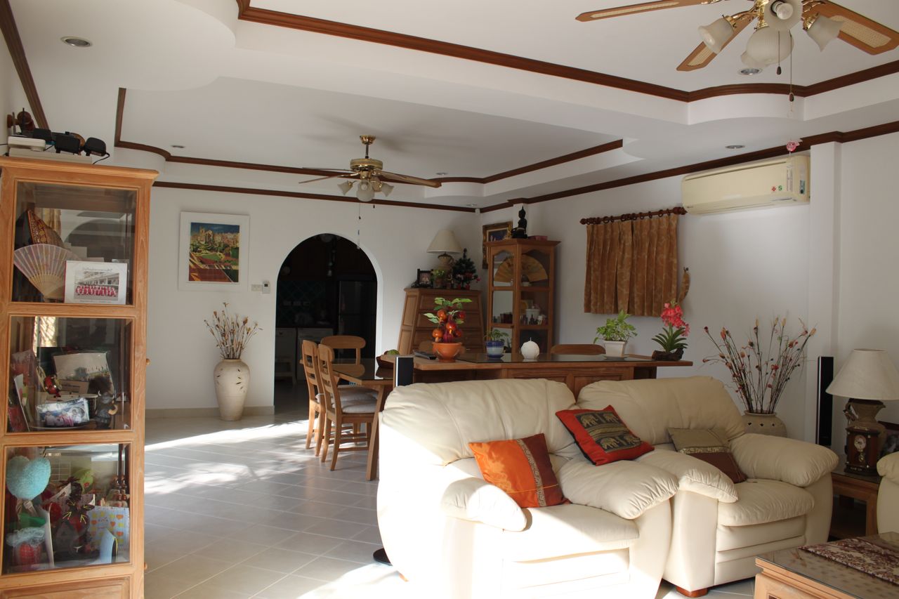 Property Direct From Owner Pattaya Thailand. Villa 30/9