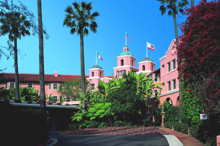 An Ode To The Pink Palace Beverly Hills Hotel My L A Lifestyle In The Early 1900 S Los Angeles Was Process Of Creating World Themes Throughout City At Time Local Cities Such As Venice Took On An