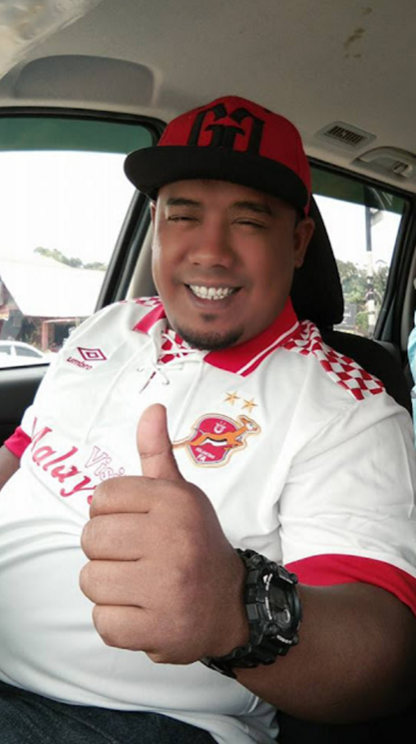 Bagaikan Pelanduk Dua Serupa! Lelaki Seiras Arwah Pak Yus Jambu Ditemui Mengejutkan Netizen (GAMBAR) Bagaikan Pelanduk Dua Serupa! Lelaki Seiras Arwah Pak Yus Jambu Ditemui Mengejutkan Netizen (GAMBAR)