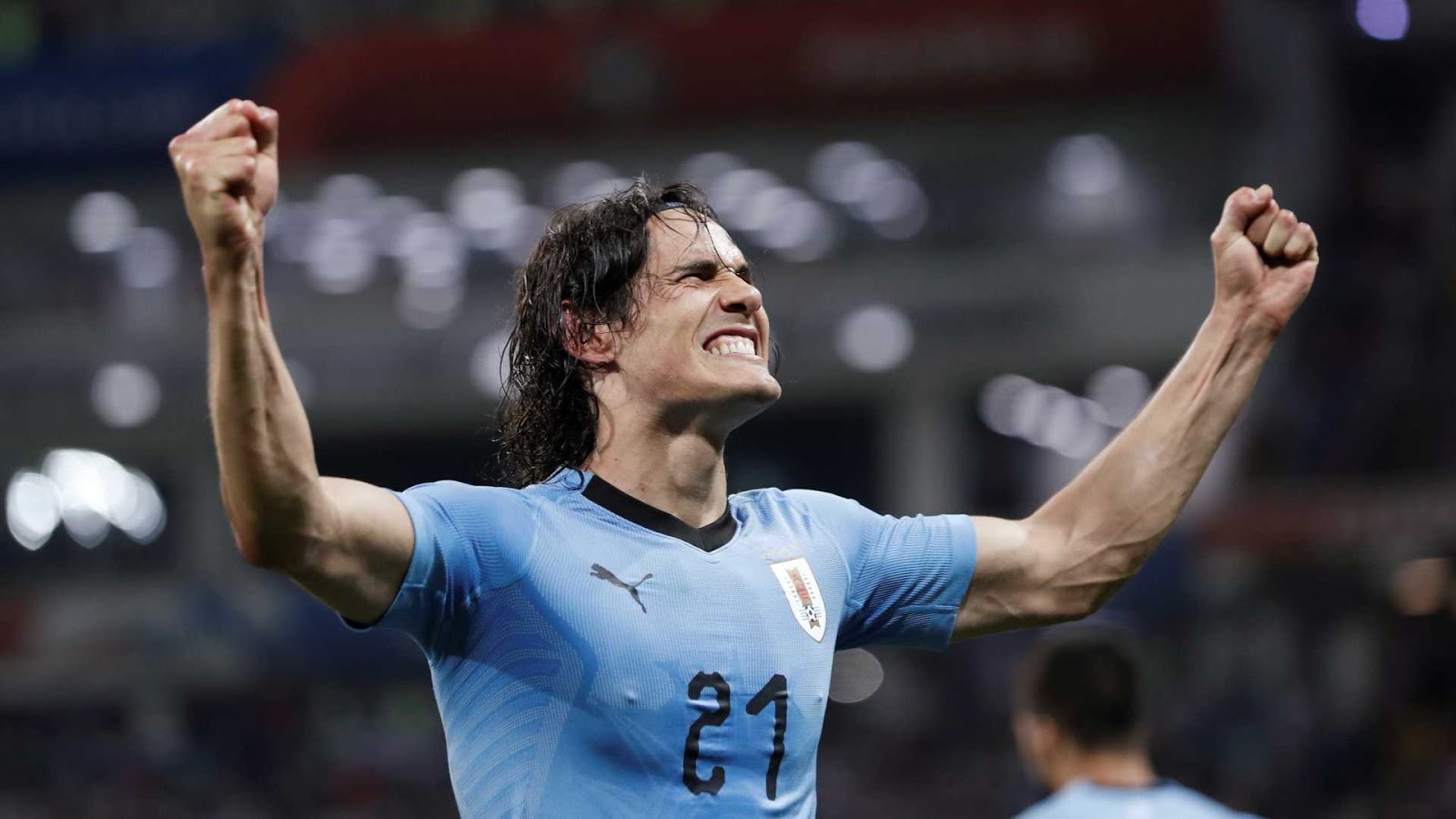 Cavani brilha, coloca Uruguai nas quartas e manda CR7 para casa