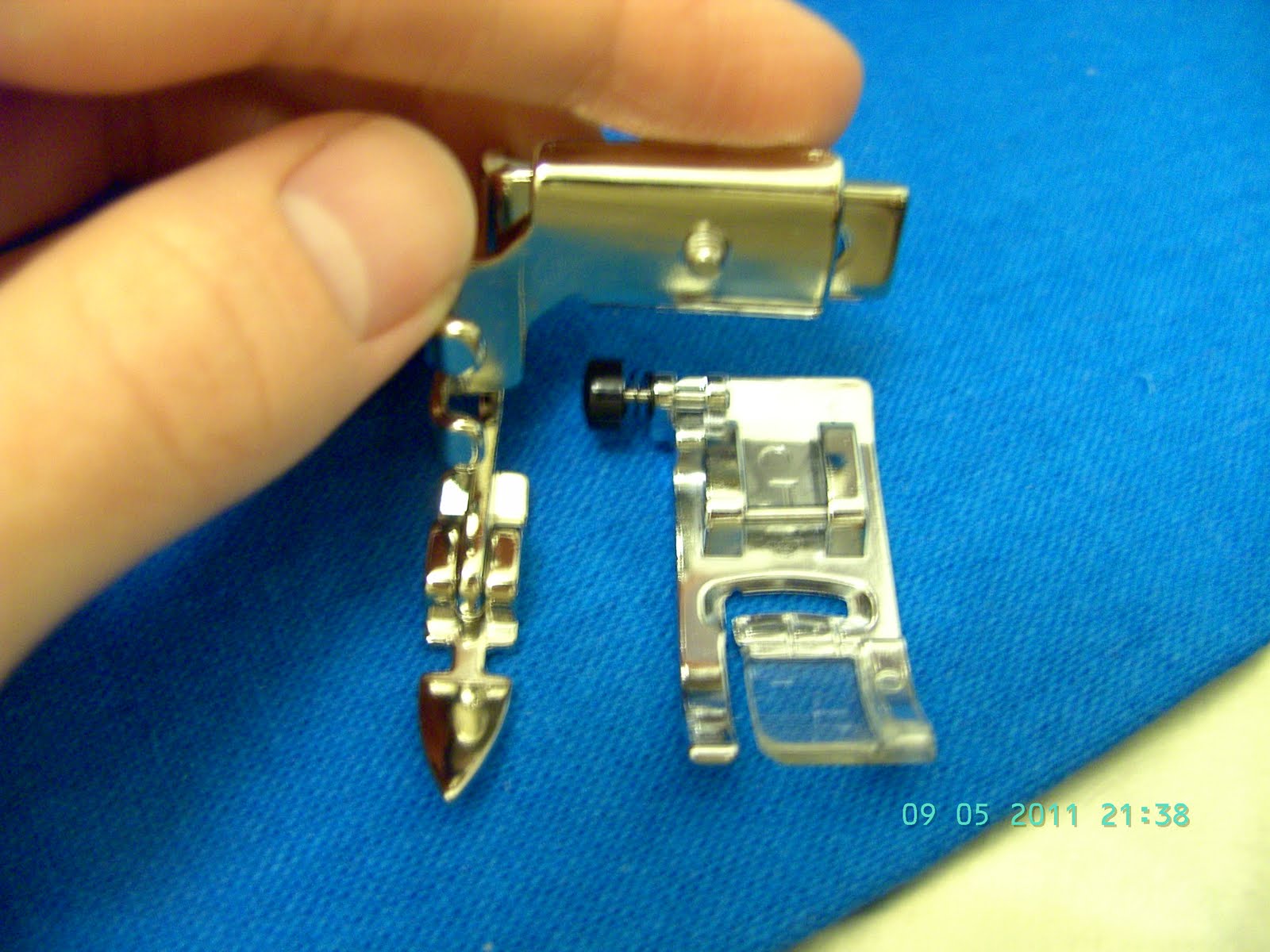 The Adjustable Zipper Foot Fits!