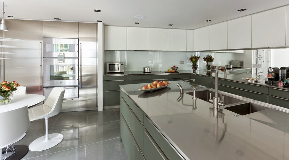 Marzua: Soluciones de vidrio para la pared frontal de la cocina