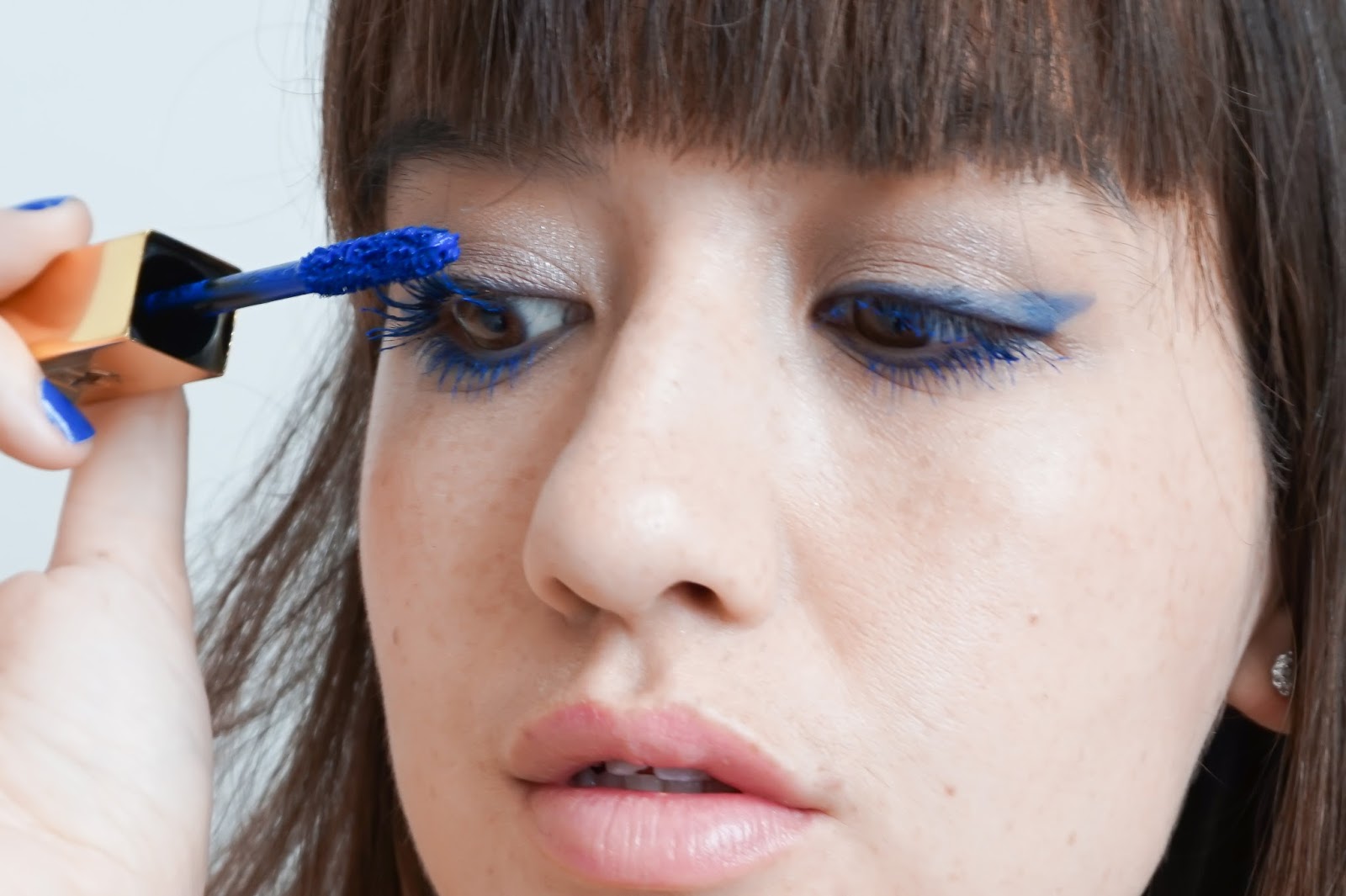 parisian fashion blogger, meetmeinparee, ysl makeup, how to wear blue mascara