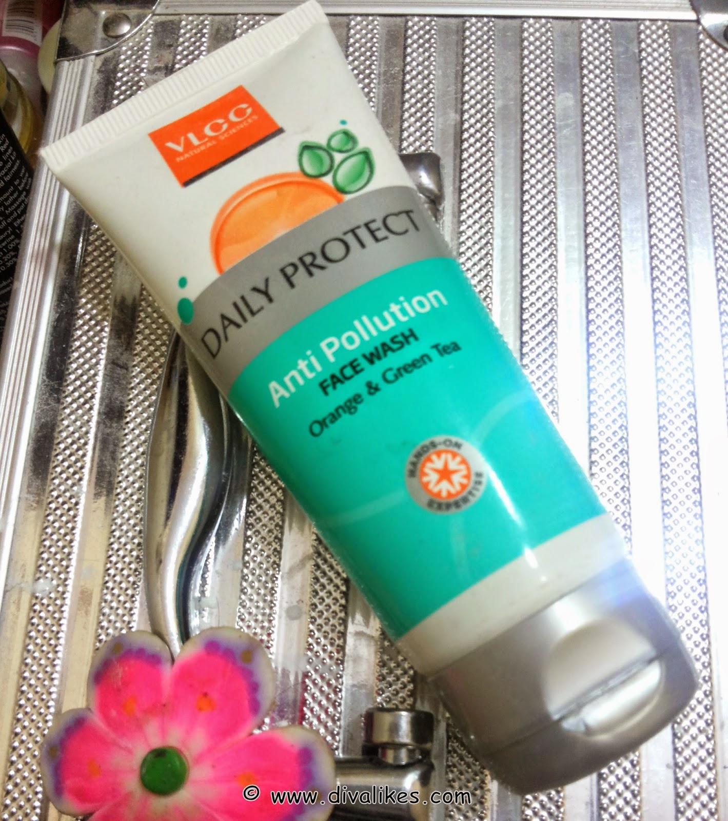 VLCC Daily Protect Anti Pollution Face Wash Review Diva Likes
