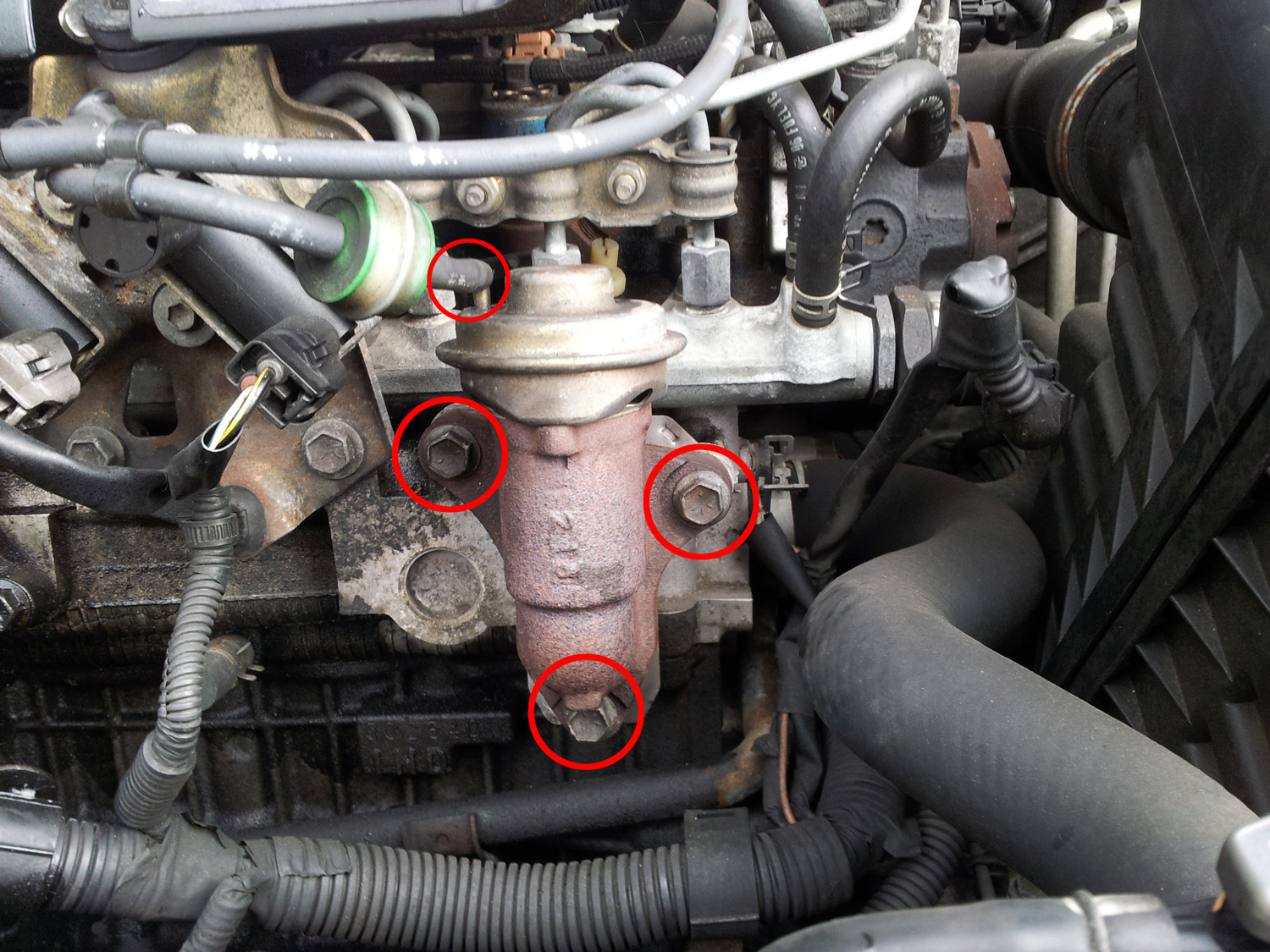 How to Remove and Clean Toyota Yaris D4D EGR Valve Pug