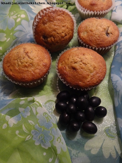 Khadija is in the Kitchen: MUFFINS AUX RAISINS / GRAPES MUFFINS ...
