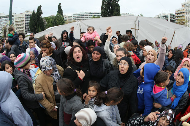 Αποβιβάστηκαν 2.500 Σύροι πρόσφυγες από το πλοίο "Ελ.Βενιζέλος"  