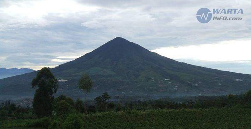 Misteri Mitos 9 Gunung Paling Angker di Jawa Indonesia 