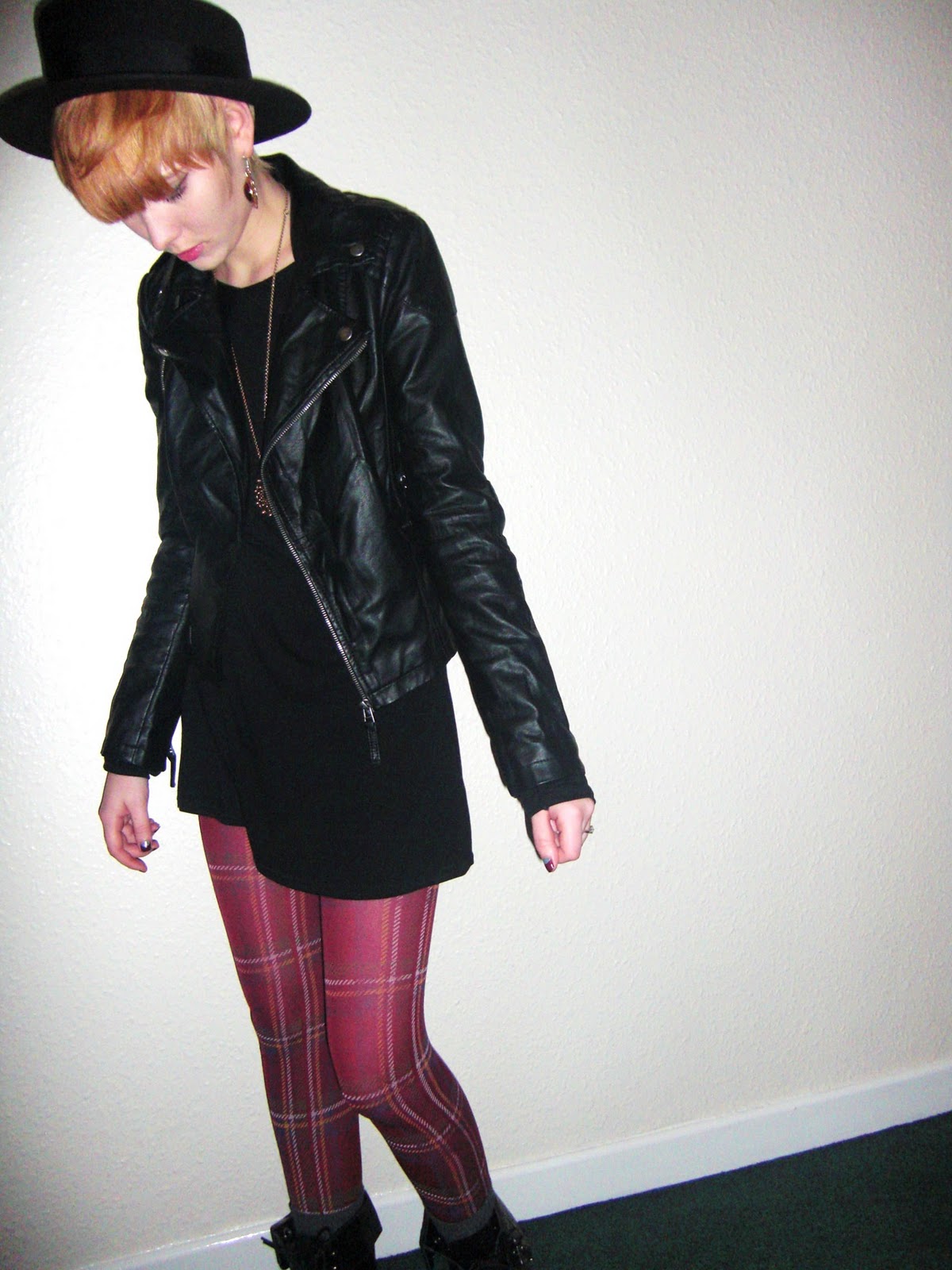 Colourless Colour: 90s Grunge Girl