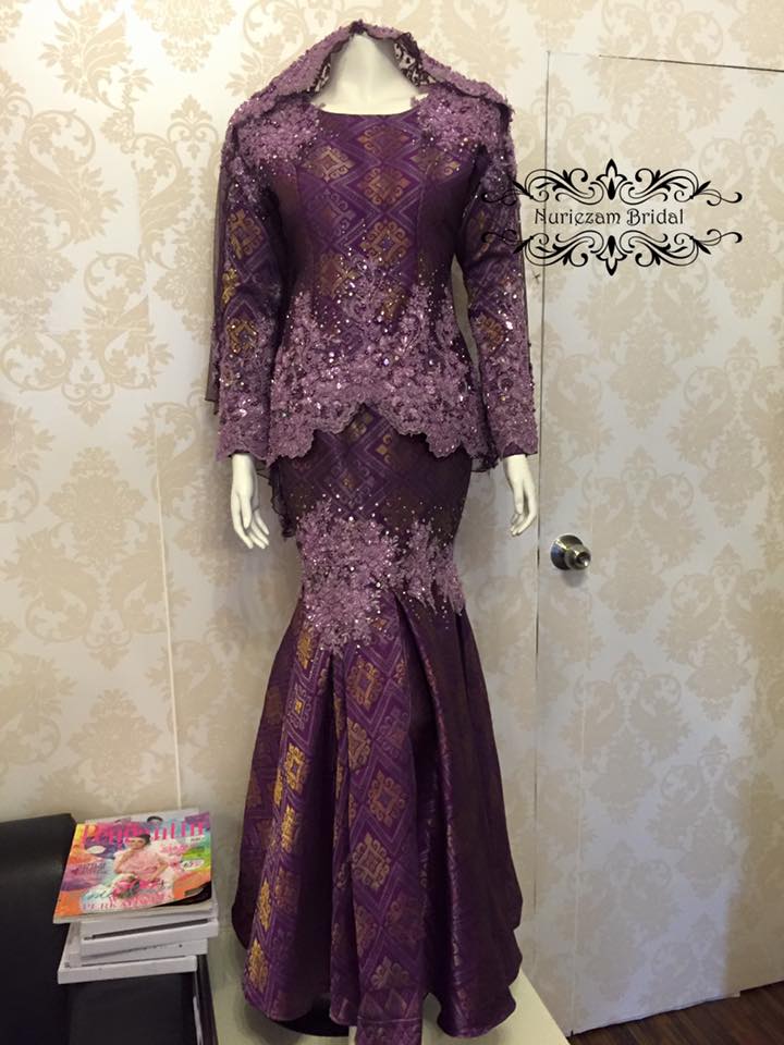35 Baju Pengantin Songket Warna Purple, Trend Model!