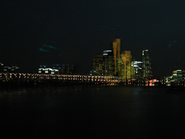 Han River and the tall buildings 