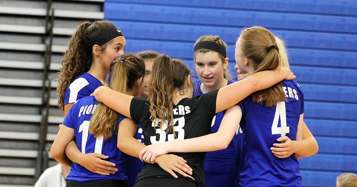 In matchup of two undefeated teams, Etown walks away with win in Volleyball