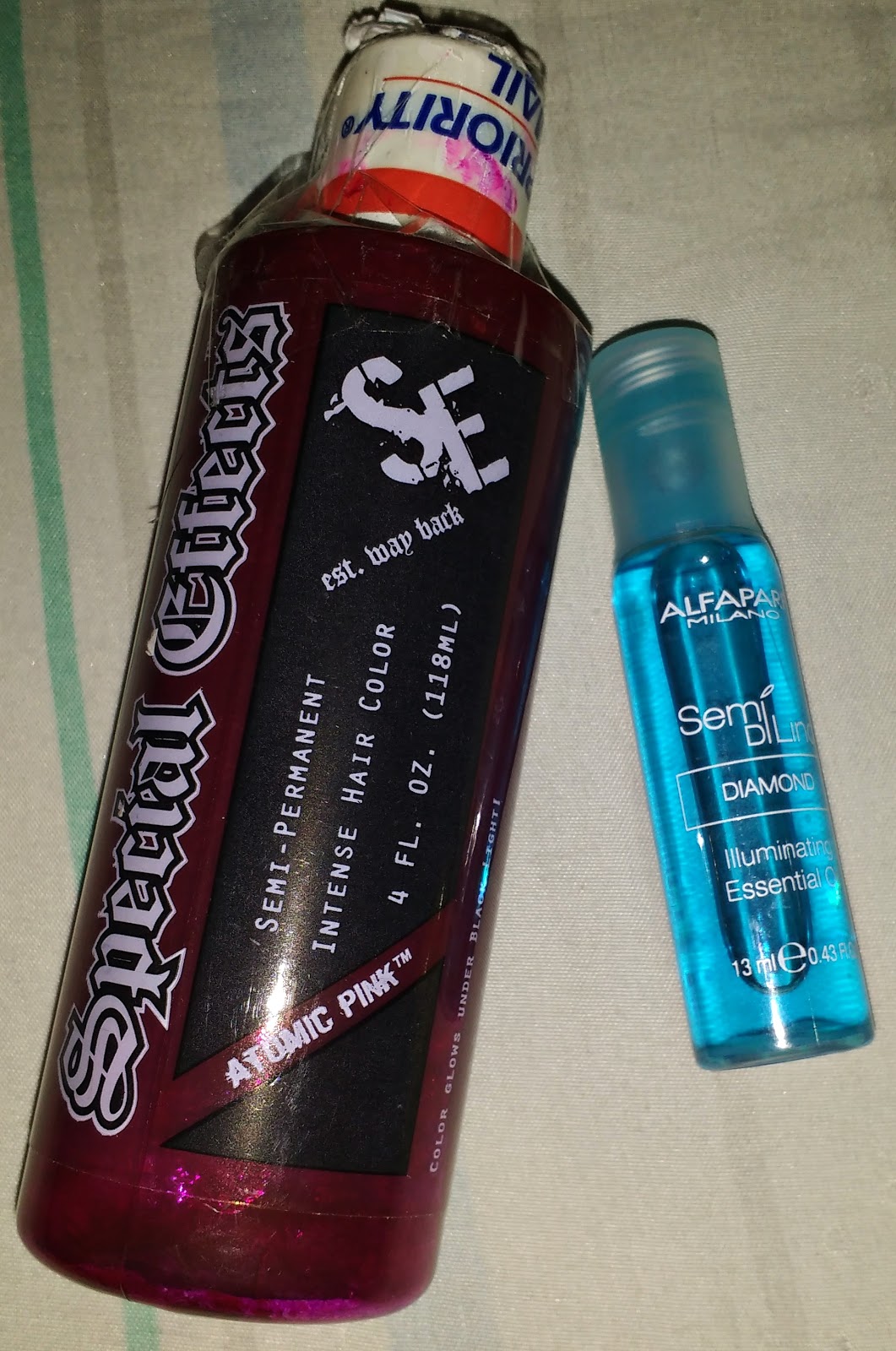 Roberta Araujo Resenha da Tinta Special Effects Atomic Pink