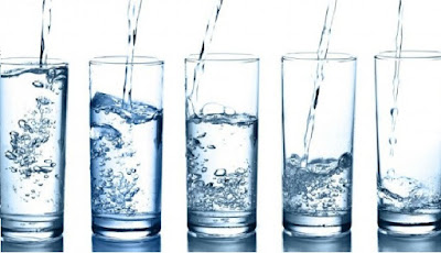 cara minum air yang benar