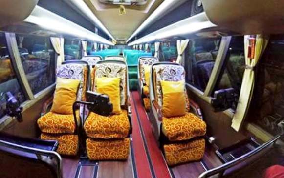 Mengarungi Tanah Tana Toraja: Petualangan dan Kenyamanan dengan Bus Pariwisata